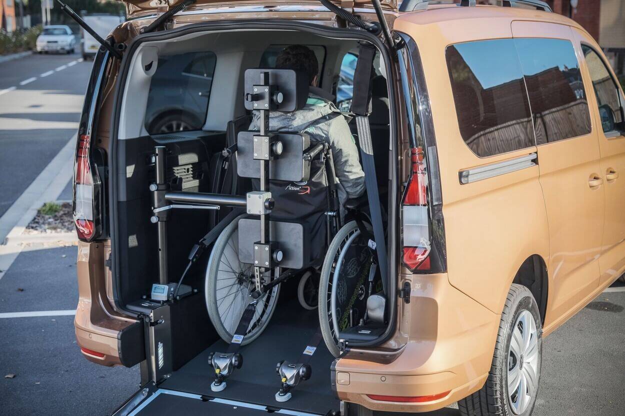 En option le Caddy Maxi TPMR Xtra peut être équipé d'un Bodyguard (appui-tête intégré) pour plus de sécurité