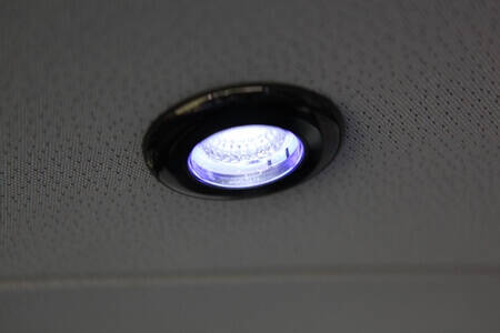 Le kit d'éclairage LED permet de voir comme en plein jour même quand il fait sombre...