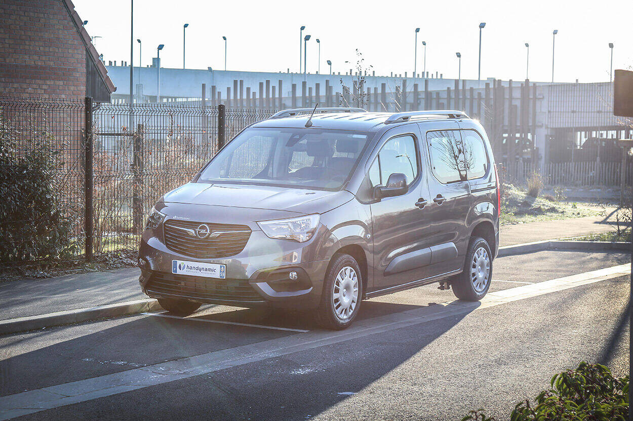 L'Opel Combo a récemment fait l'objet d'un relooking pour le mettre au goût du jour.
