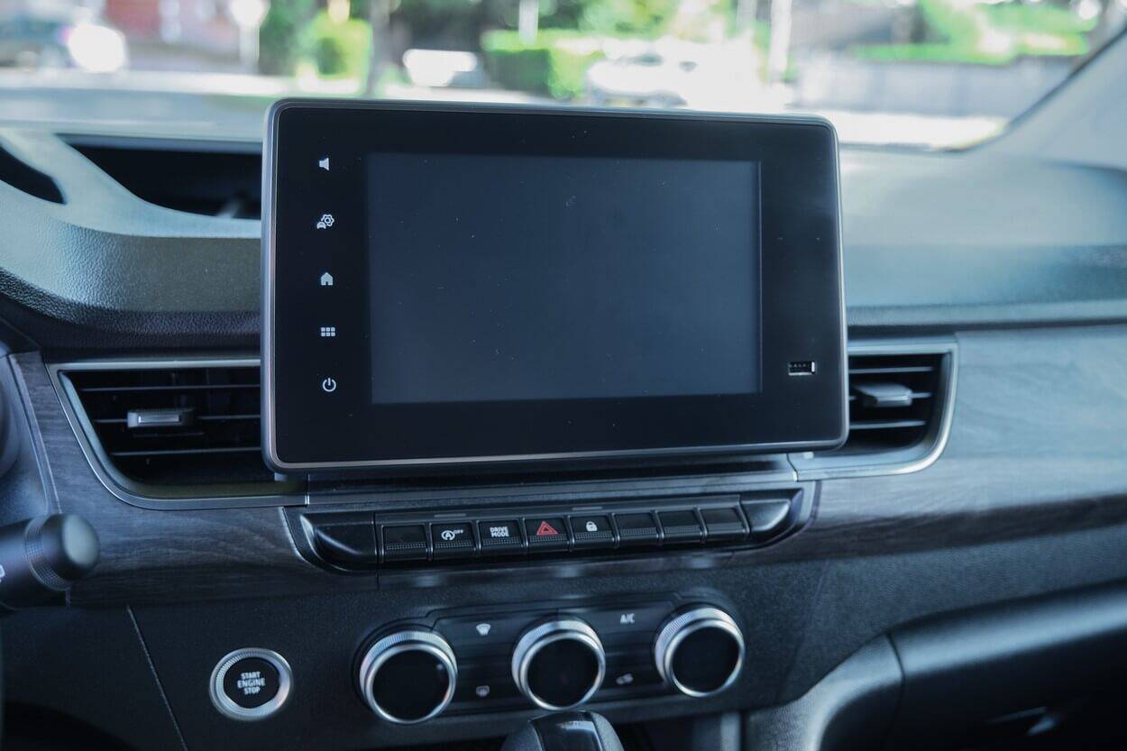 Utilisez le GPS d'origine ou l'Android Auto comme l'Apple CarPlay sans fil