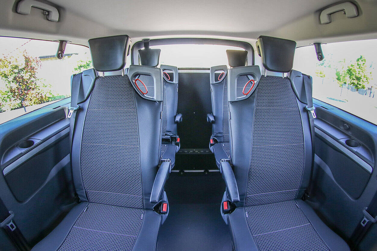 Pour transporter 9 personnes assises, vous pouvez équiper le SpaceTourer Pro+ de 4 sièges individuels Triflex à l'arrière