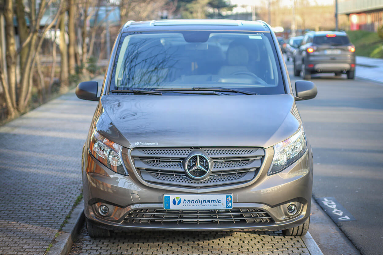 Mercedes Vito TPMR PremiumAccess, le luxe et l'accessibilité - Handynamic